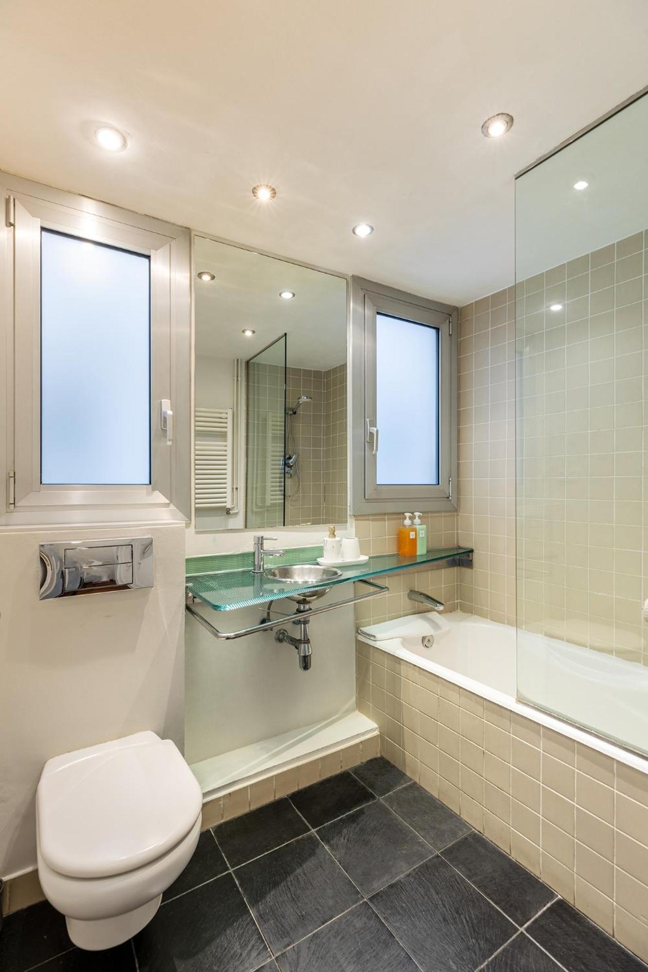 Large&beautiful apartment 4min from Passeig de Gràcia Barcelone Extérieur photo